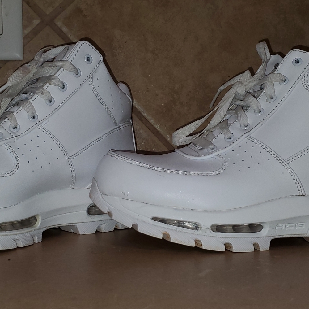 NIKE AIR MAX GOADOME ACG LEATHER BOOTS WHITE WATERPROOF